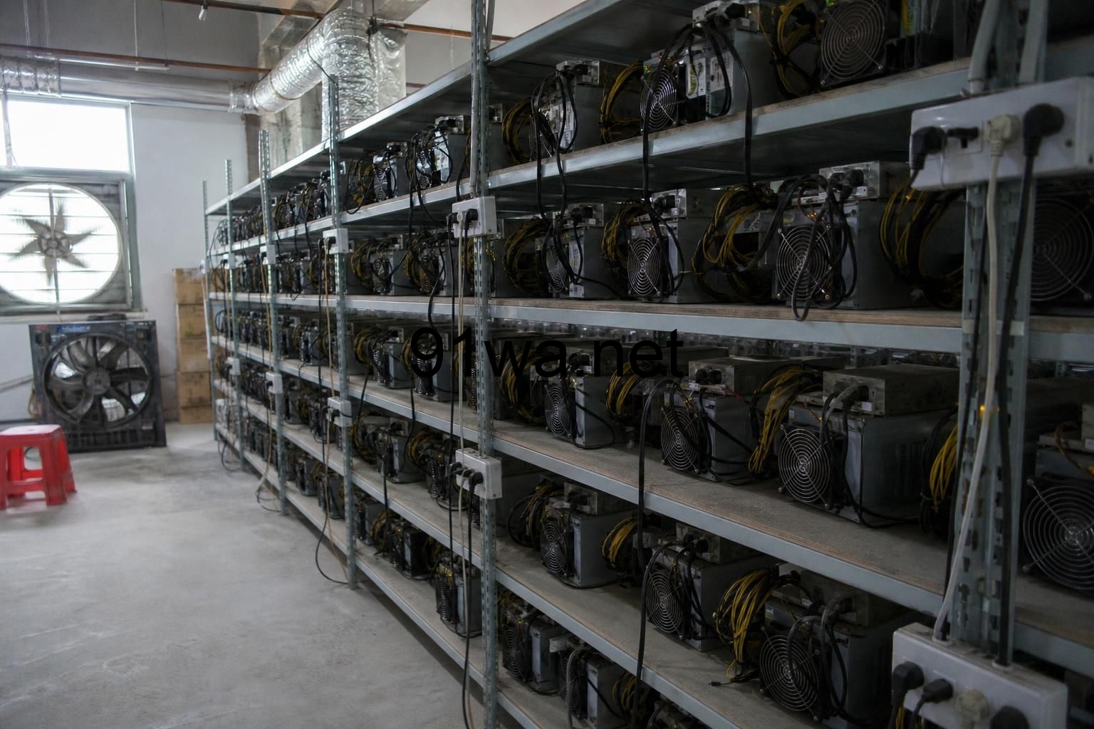 BTC 震荡压住盘面,ETH 等待方向,山寨币轮动进入高敏感区插图 BTC 震荡压住盘面,ETH 等待方向,山寨币轮动进入高敏感区