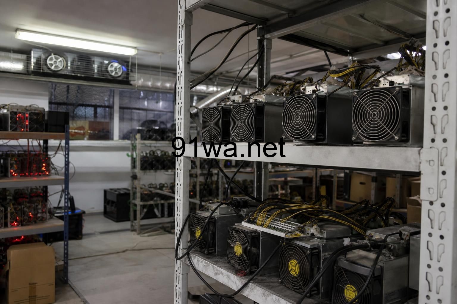 ETF 资金、预测市场和券商入口同时升温：加密热点正在从链上叙事转向产品货架