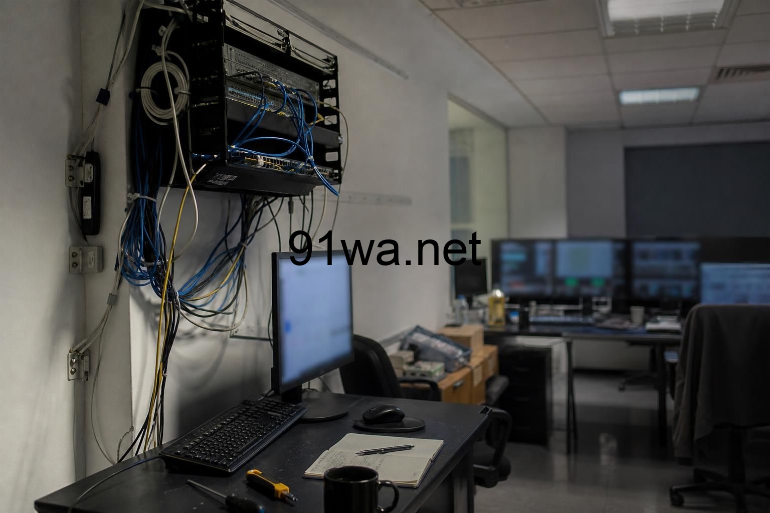 今天最该防的是 HiveOS 一键批量操作把小故障放大全场插图 今天最该防的是 HiveOS 一键批量操作把小故障放大全场