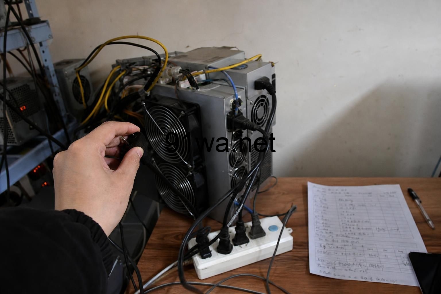 巡检第一台矿机时,新手这一周该按什么顺序排障、算账和留记录插图 巡检第一台矿机时,新手这一周该按什么顺序排障、算账和留记录