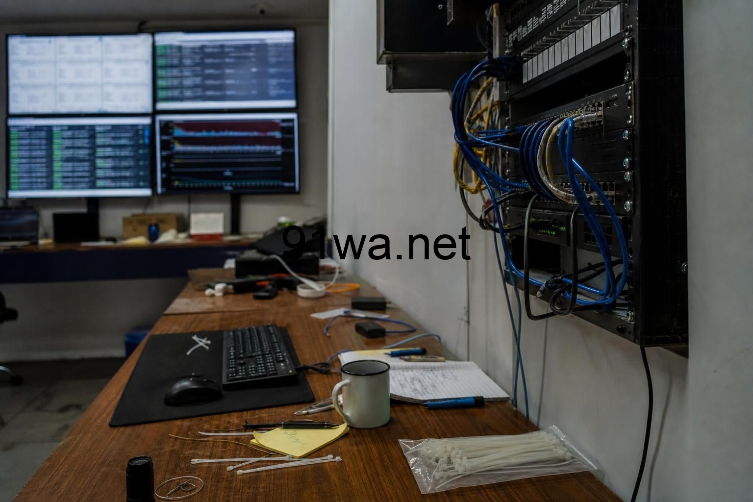 今天最该盯住 HiveOS 批量指令误发风险