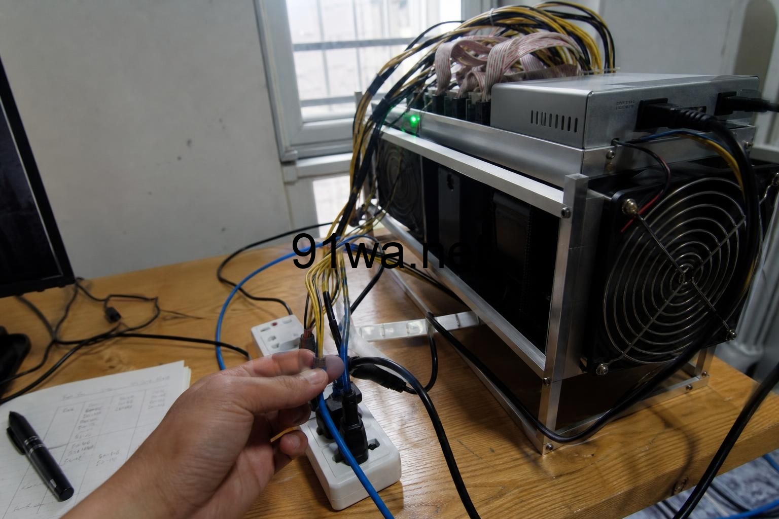 验收第一台矿机前，新手先把这七天操作表抄下来