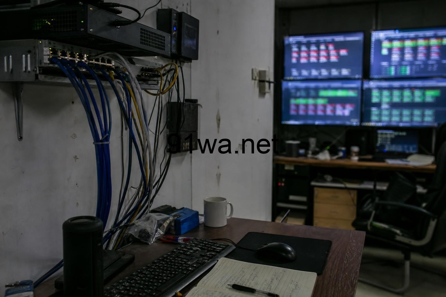 HiveOS 批量操作最怕越权账号,一次误改就可能拖停整排矿机插图 HiveOS 批量操作最怕越权账号,一次误改就可能拖停整排矿机